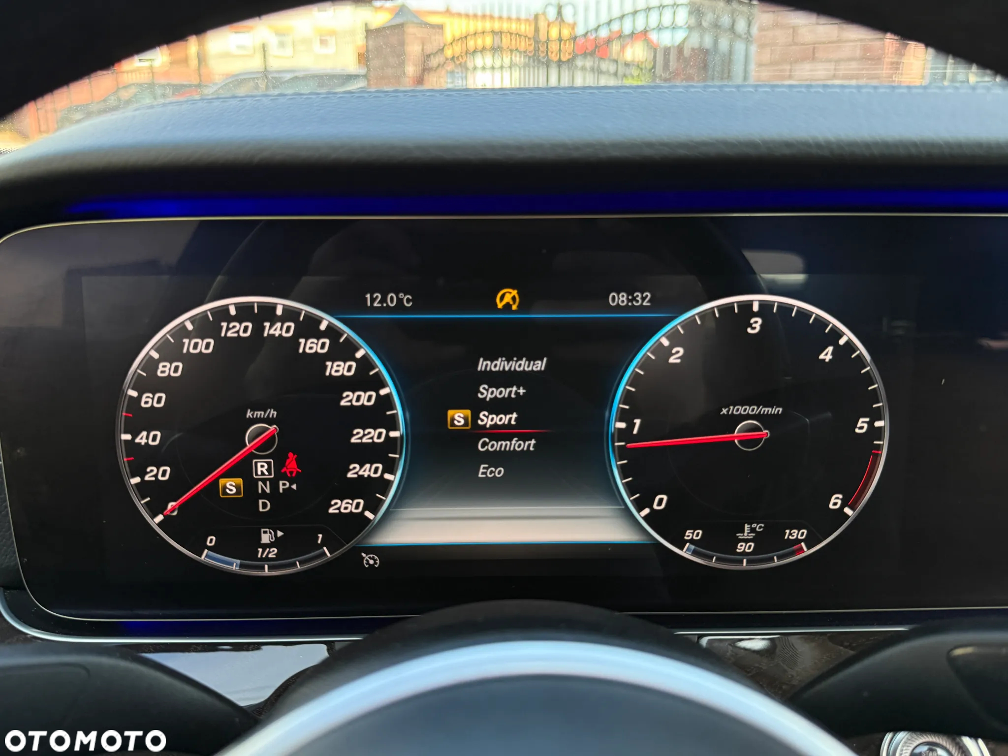 Mercedes-Benz Klasa E 220 d 4-Matic 9G-TRONIC - 28