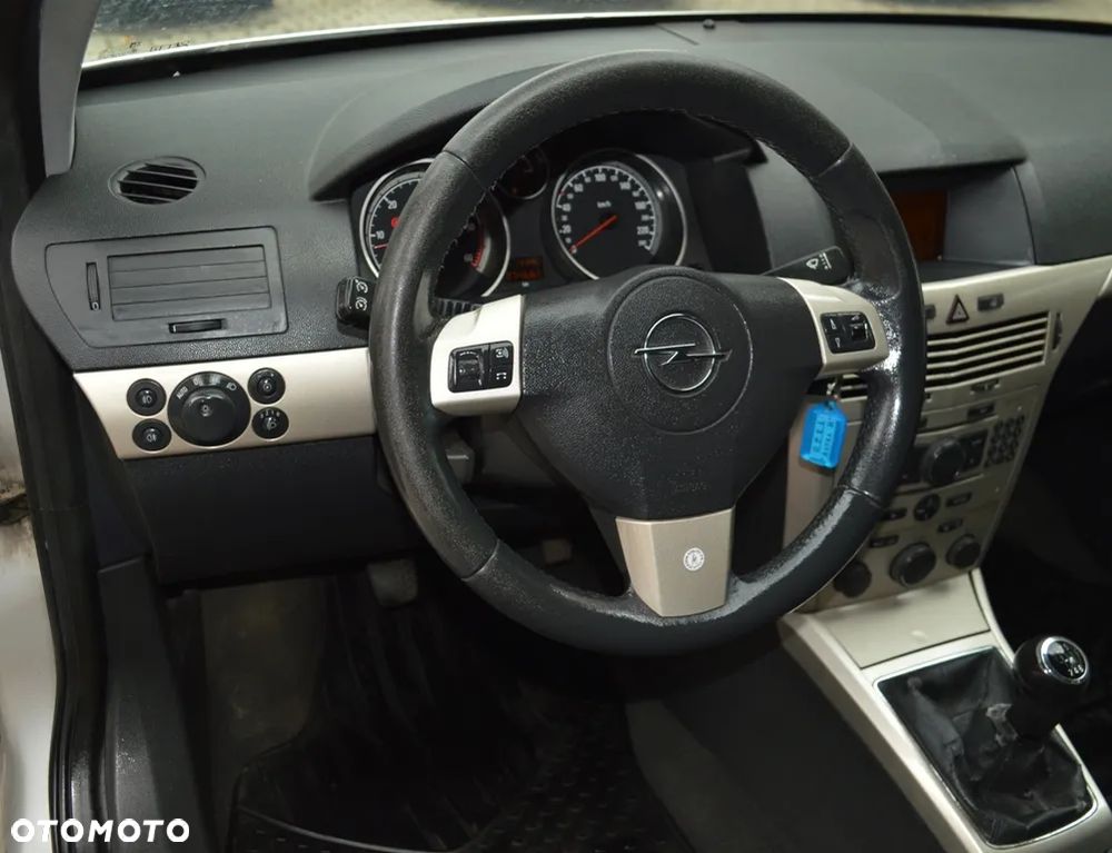 Opel Astra 1.9 CDTI - 31