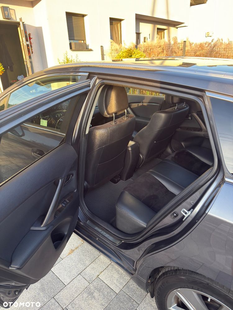 Toyota Avensis 2.0 D-4D Premium - 5