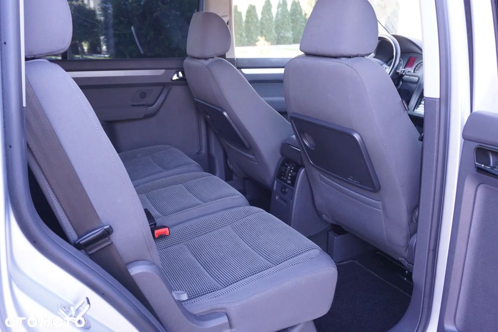 Volkswagen Touran 2.0 TDI Highline - 17