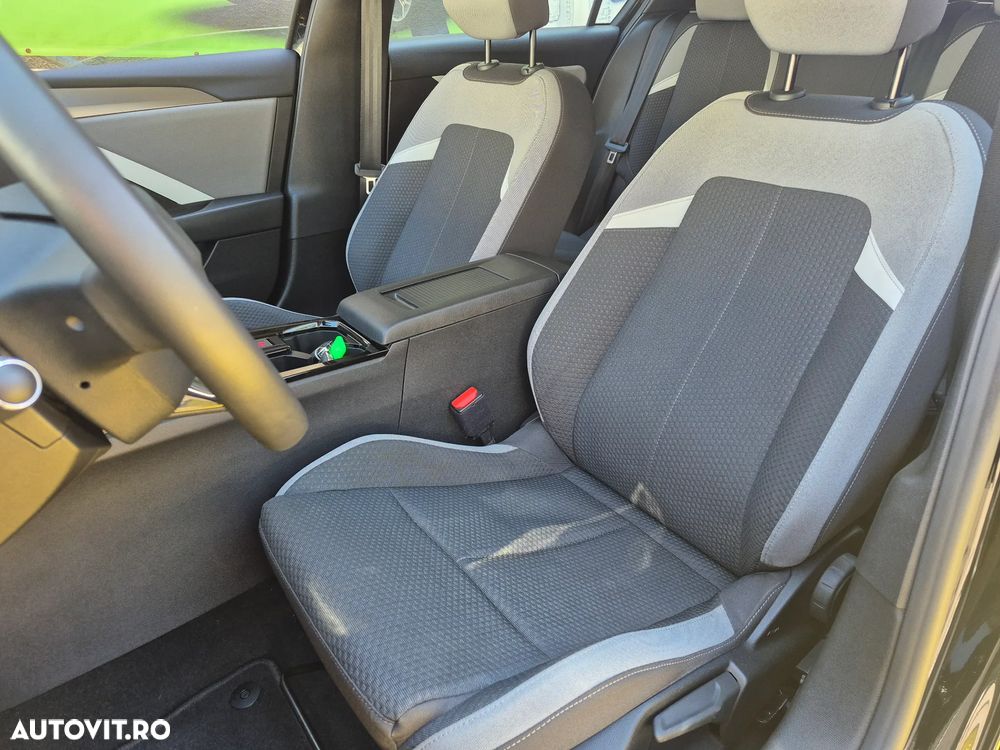 Opel Astra Sports Tourer 1.2 Turbo Business Edition - 10