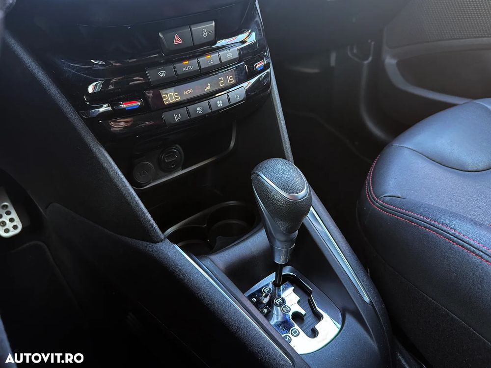 Peugeot 208 - 28
