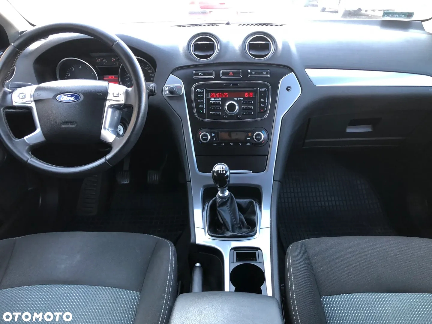 Ford Mondeo - 33