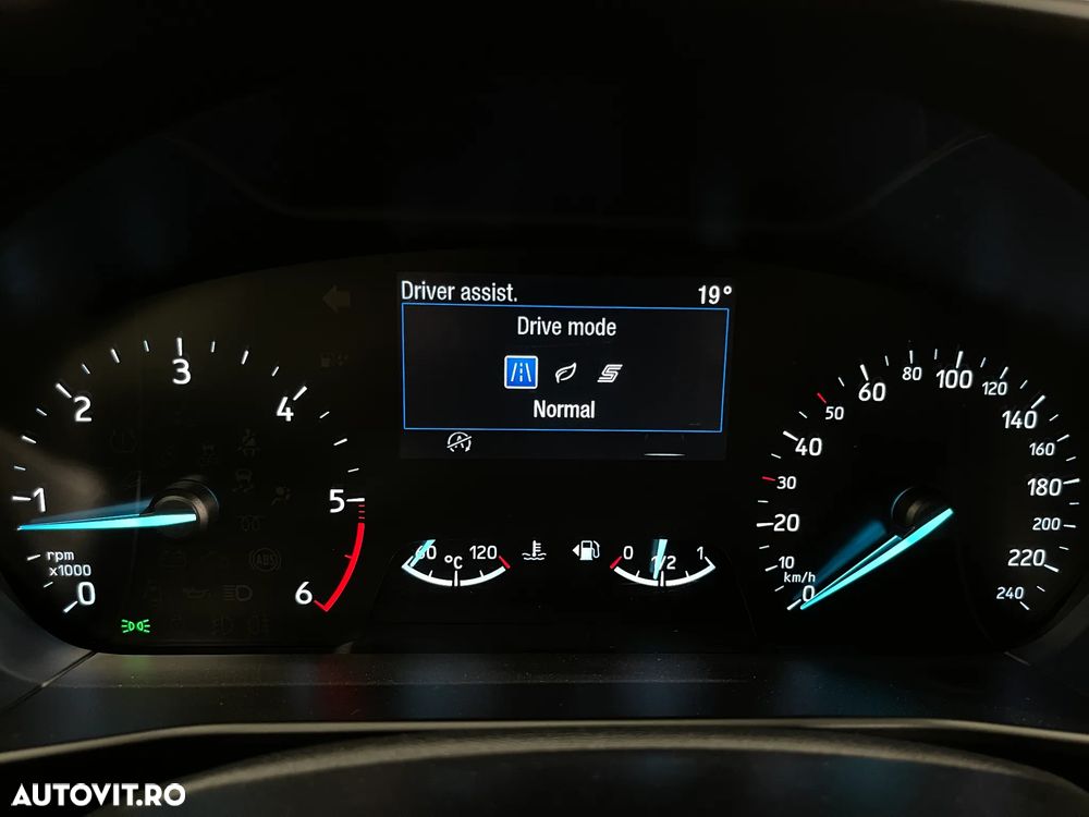 Ford Focus 1.5 EcoBlue Titanium - 19