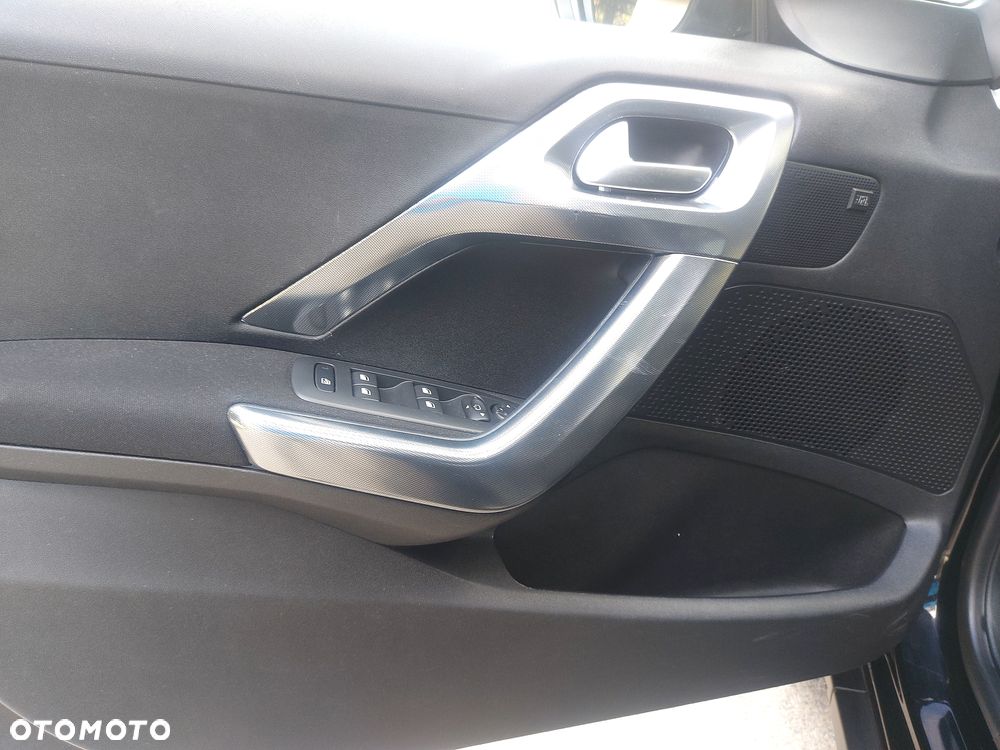 Peugeot 2008 1.2 Pure Tech Active S&S EAT6 - 10