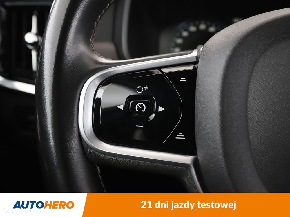 Volvo V90 Cross Country - 28