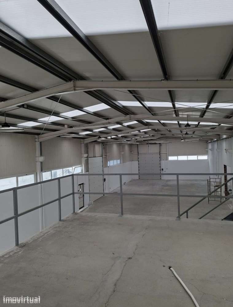 Arrenda-se Armazém /Pavilhão - Grande imagem: 3/4
