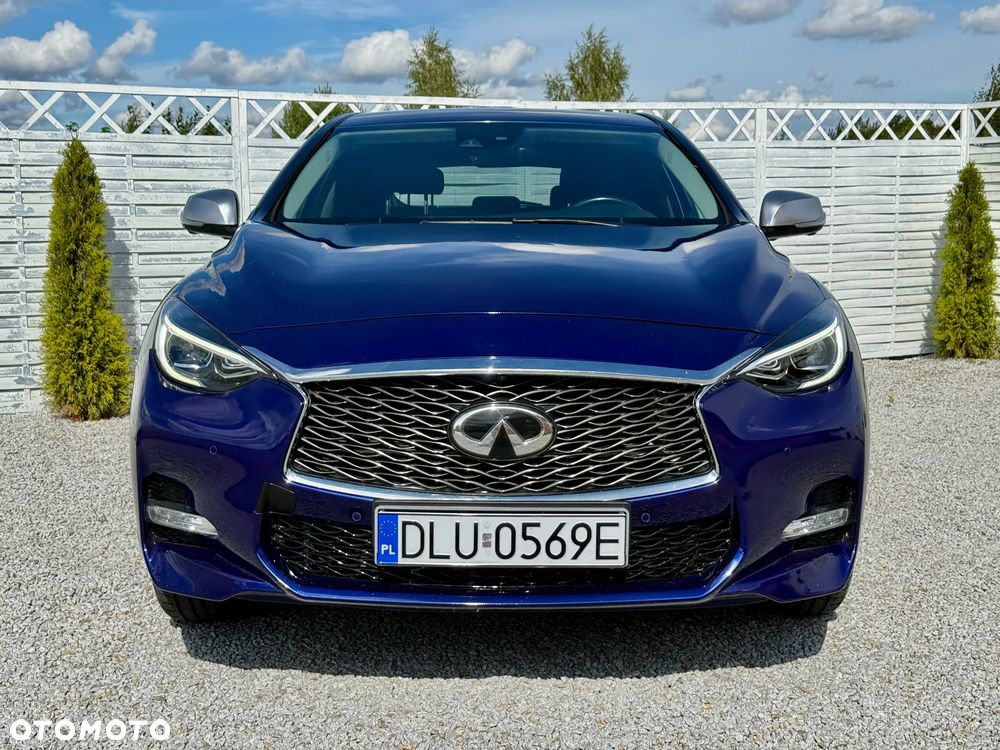 Infiniti Q30 1.6t Premium Tech - 21