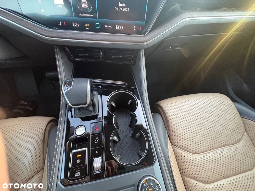 Volkswagen Touareg - 12