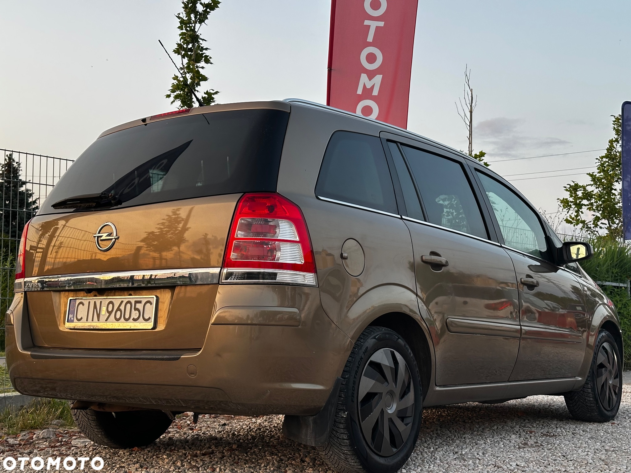 Opel Zafira 1.8 Cosmo - 14