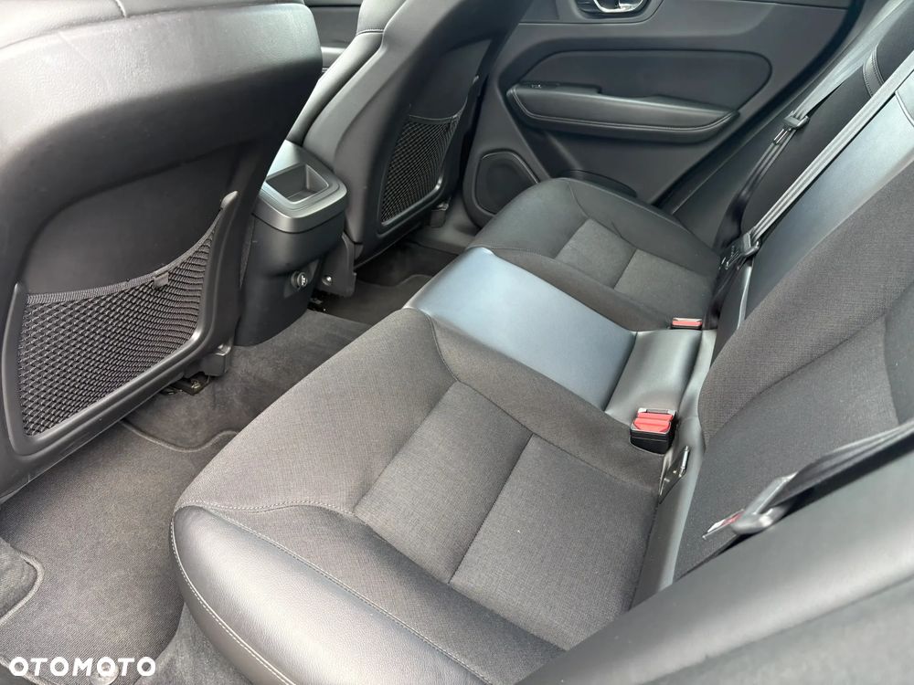Volvo XC 60 D4 SCR AWD Momentum - 22