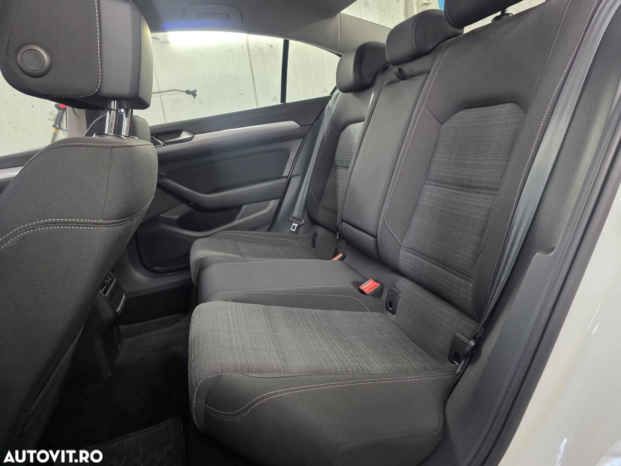 Volkswagen Passat 1.6 TDI DSG Comfortline - 22