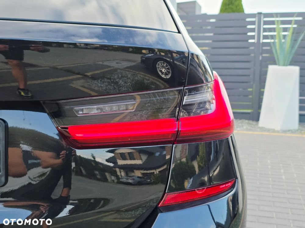 BMW Seria 3 320d Edition M Sport Shadow - 9