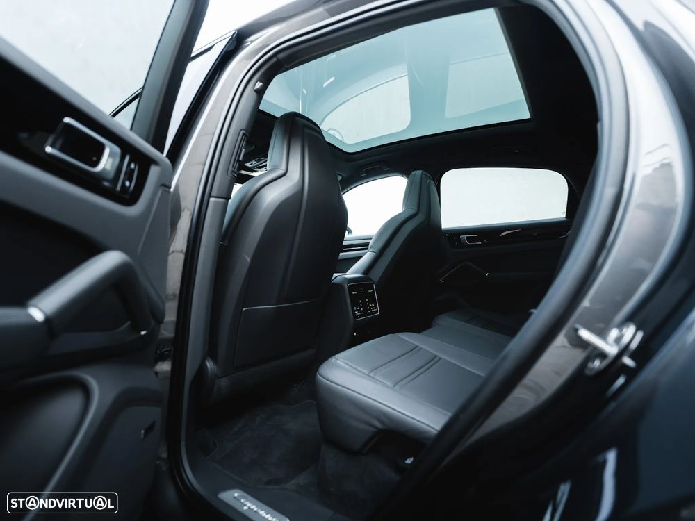 Porsche Cayenne Coupé E-Hybrid - 29