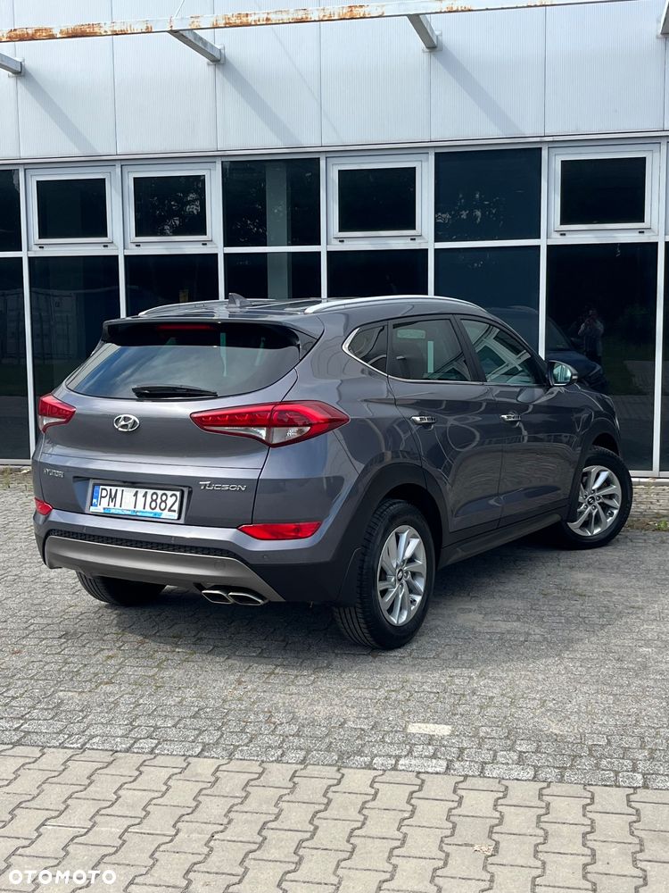 Hyundai Tucson 2.0 CRDI BlueDrive Style 2WD - 20