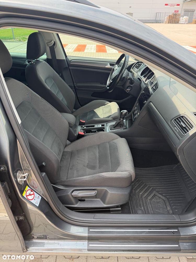 Volkswagen Golf - 12