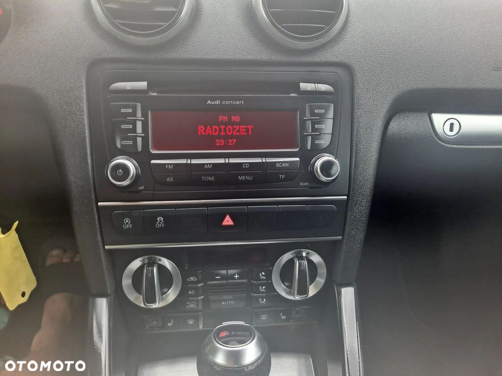 Audi A3 Cabrio 2.0 TDI DPF S tronic S Line Sportpaket - 13
