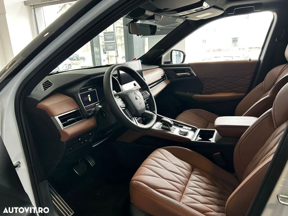 Mitsubishi Outlander 2.4 L 4X4 PHEV Instyle Ultimate - 7