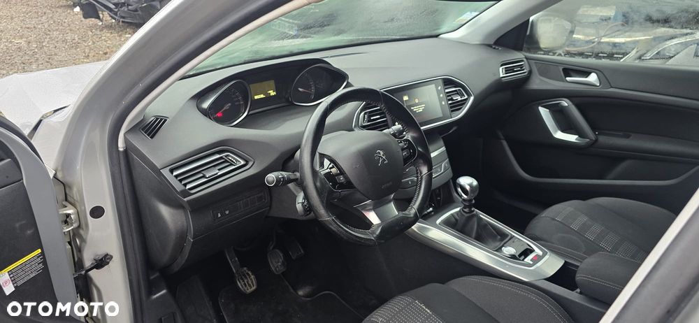 Peugeot 308 BlueHDi FAP 120 Stop & Start Allure - 24