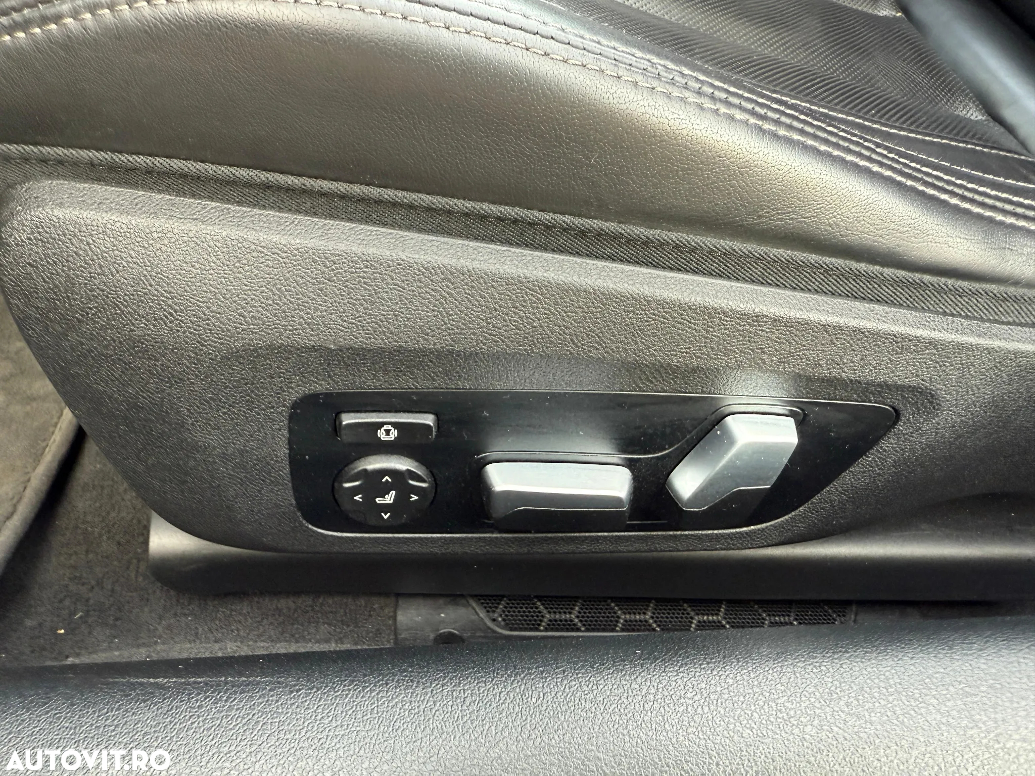 BMW Seria 8 840i xDrive AT - 16