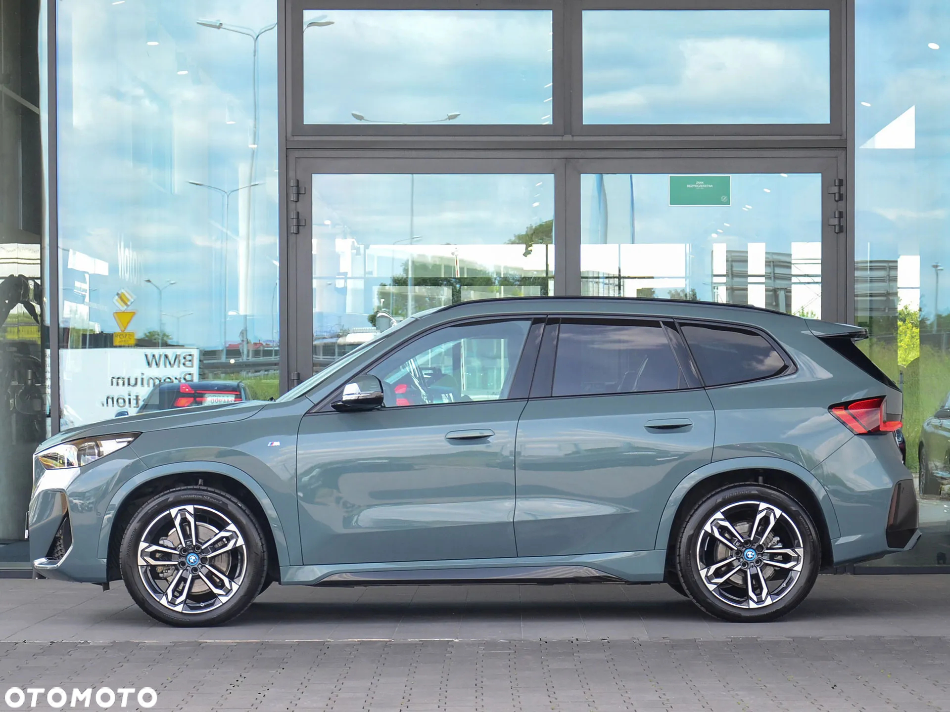 BMW iX1 xDrive30 66.5kWh M Sport - 3