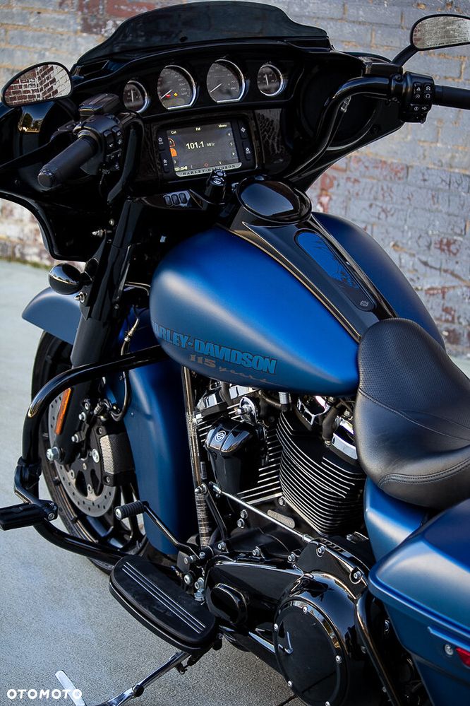 Harley-Davidson Touring Street Glide - 16