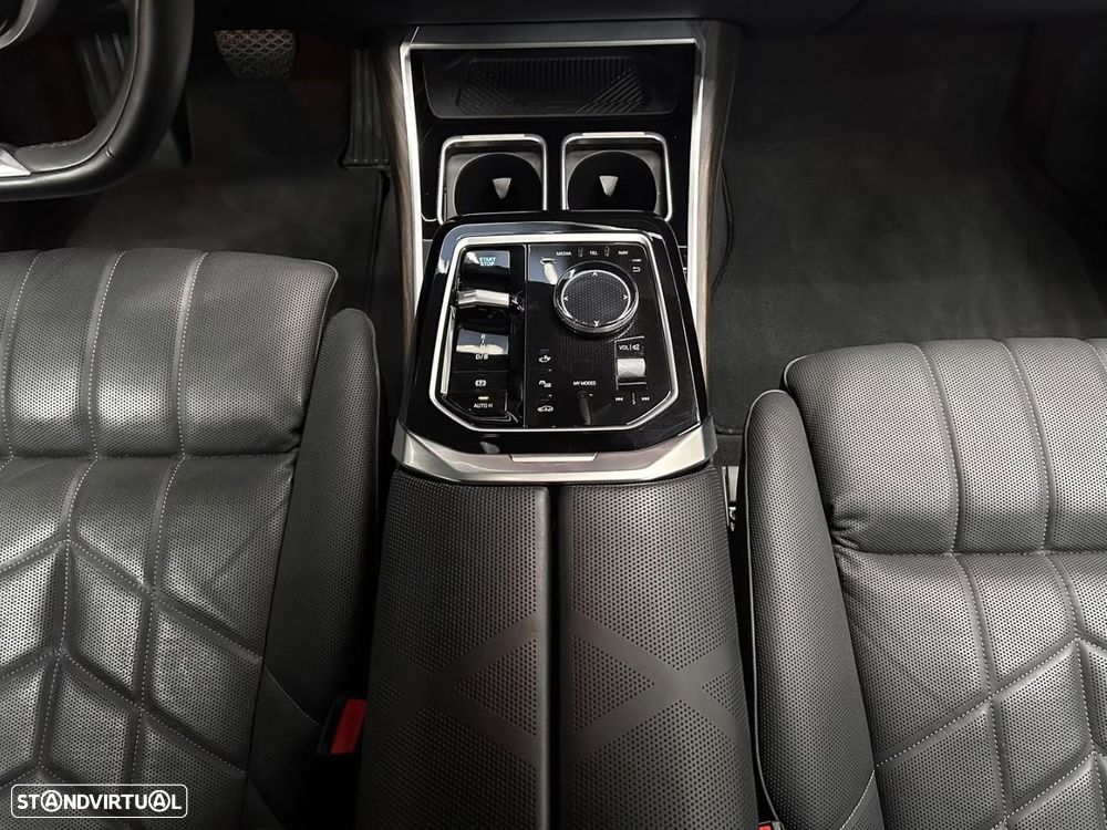 BMW i7 eDrive50 - 14