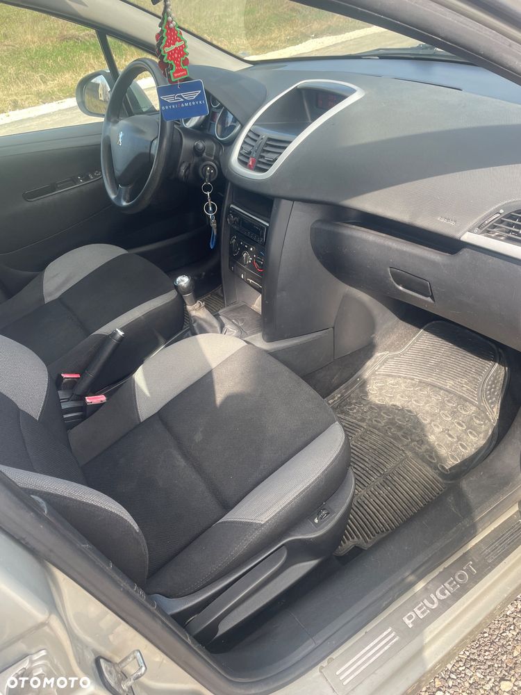 Peugeot 207 - 7