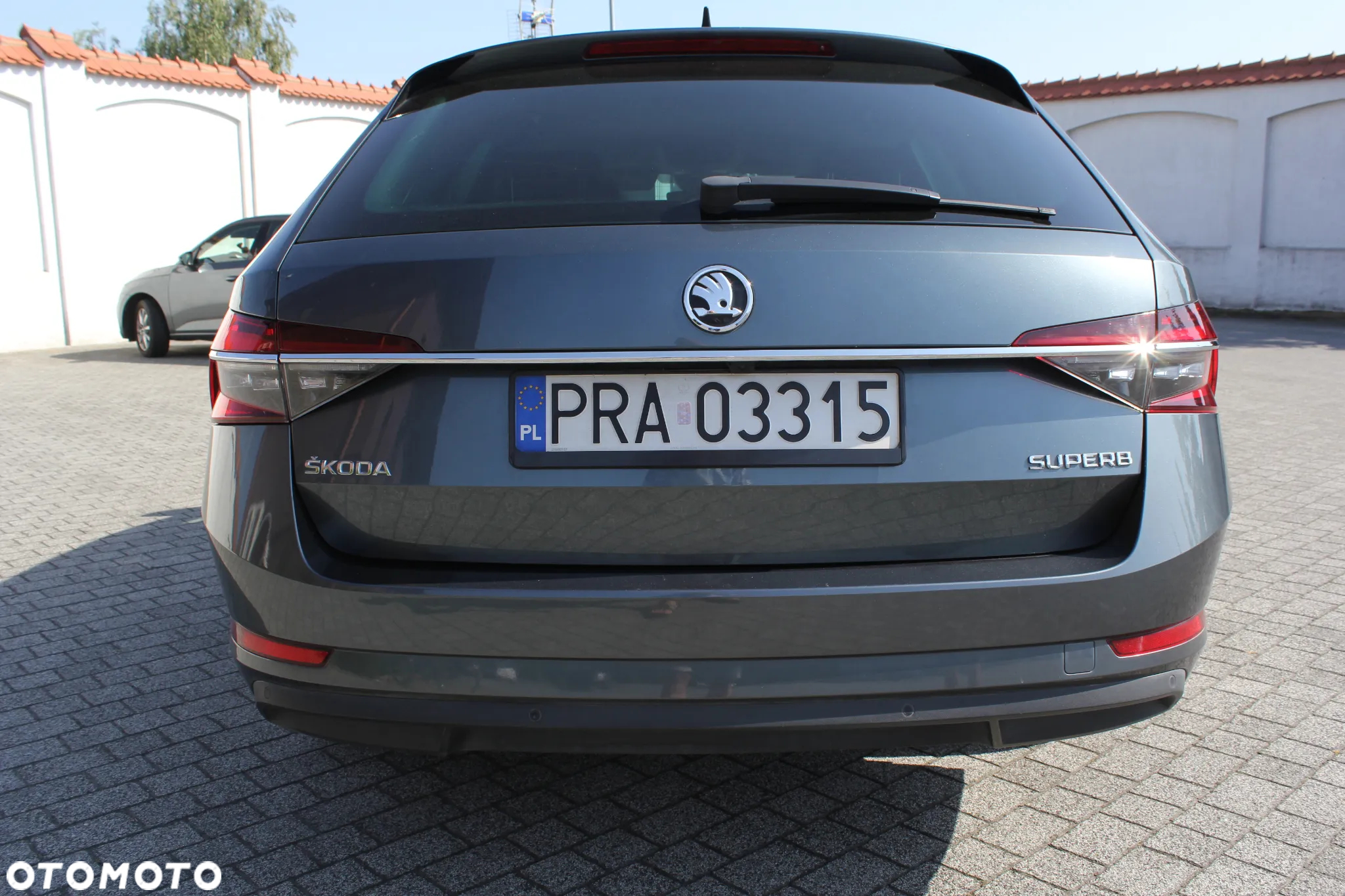 Skoda Superb 2.0 TDI DSG Ambition - 4