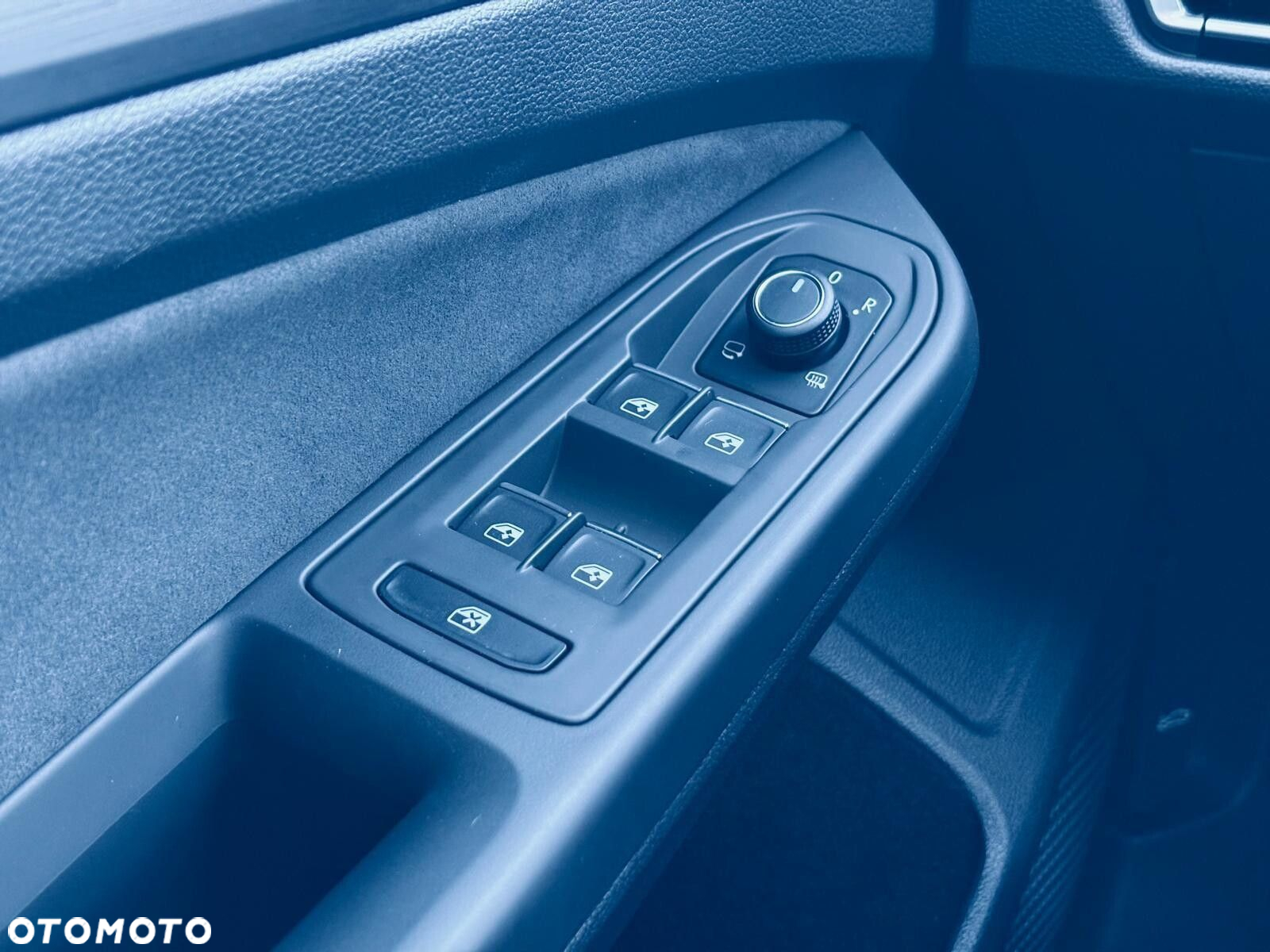 Volkswagen Golf - 36