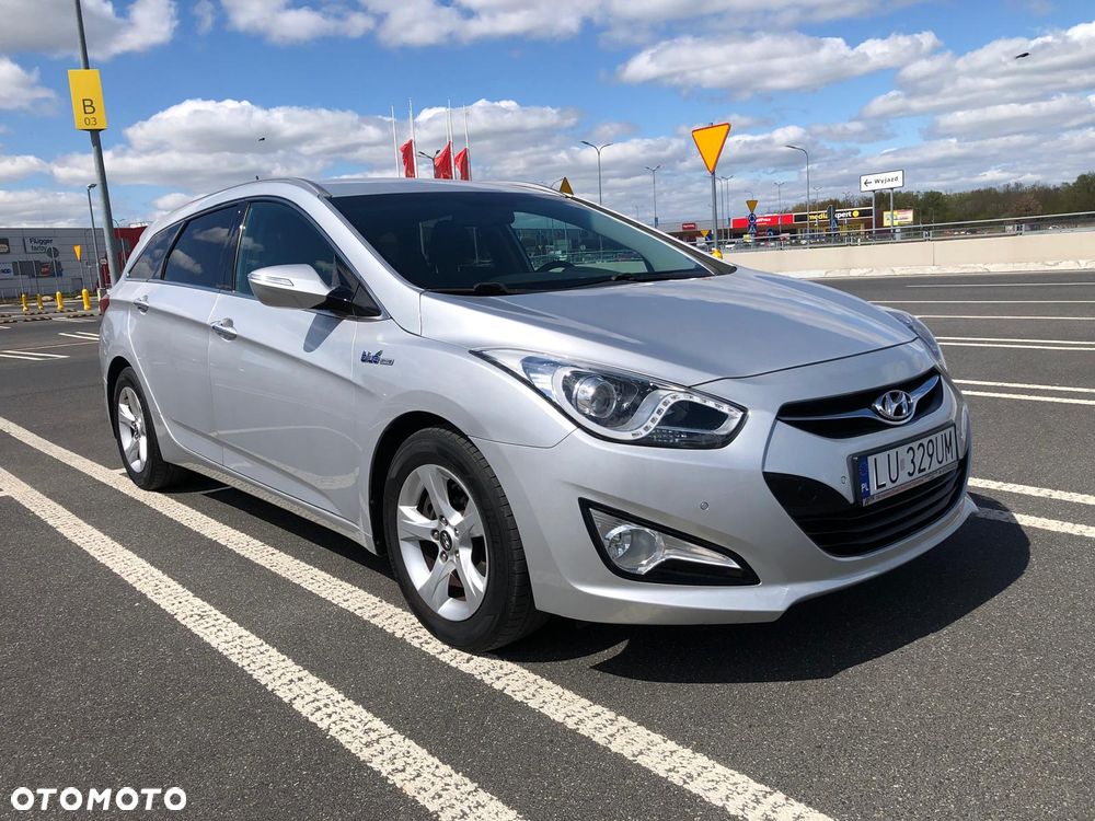 Hyundai i40 Kombi blue 1.6 Trend - 1