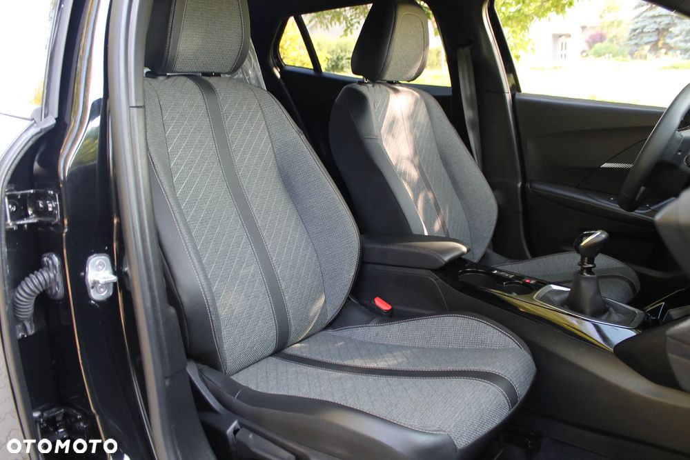 Peugeot 2008 PureTech 100 Stop&Start Allure - 23