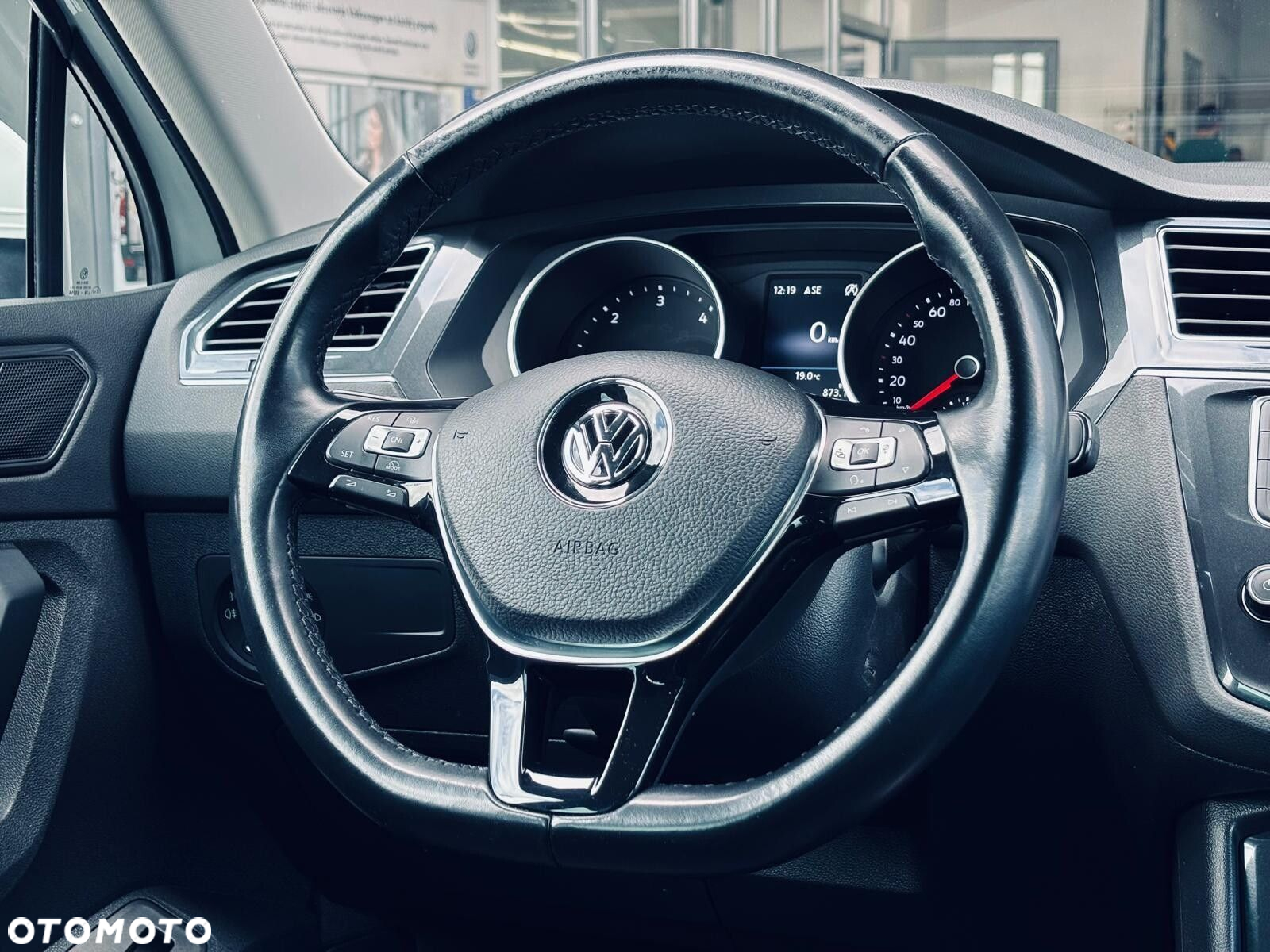 Volkswagen Tiguan - 23
