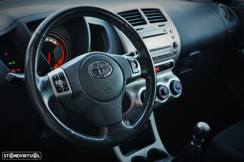 Toyota Urban Cruiser 1.33 4x2 Town - 9