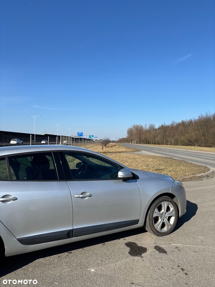 Renault Megane 1.9 dCi FAP Dynamique - 10