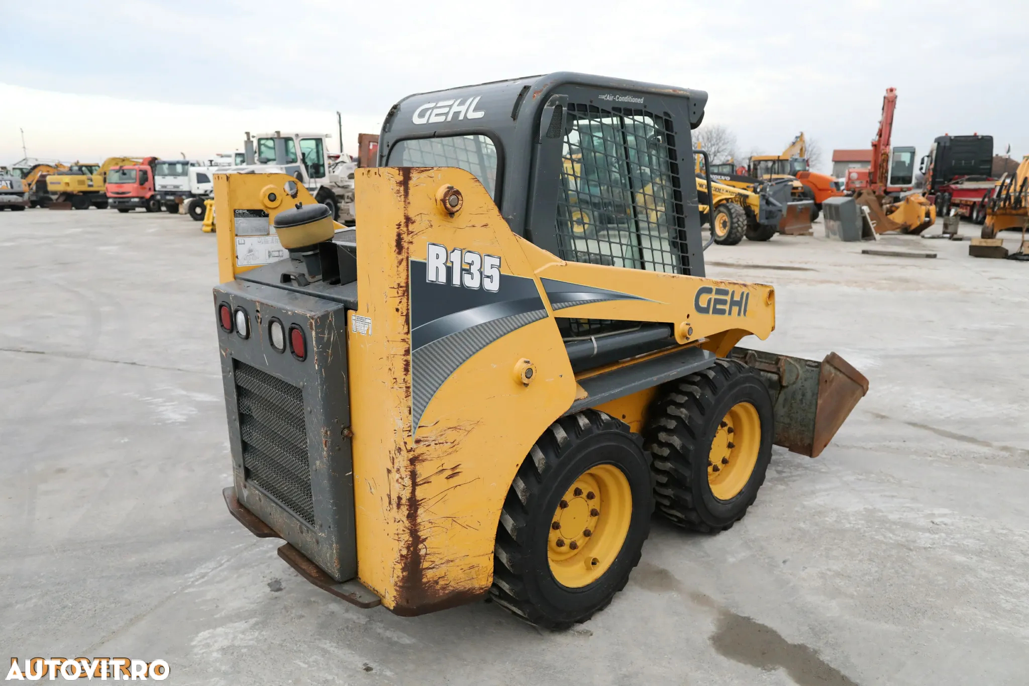 Gehl R135 - 3