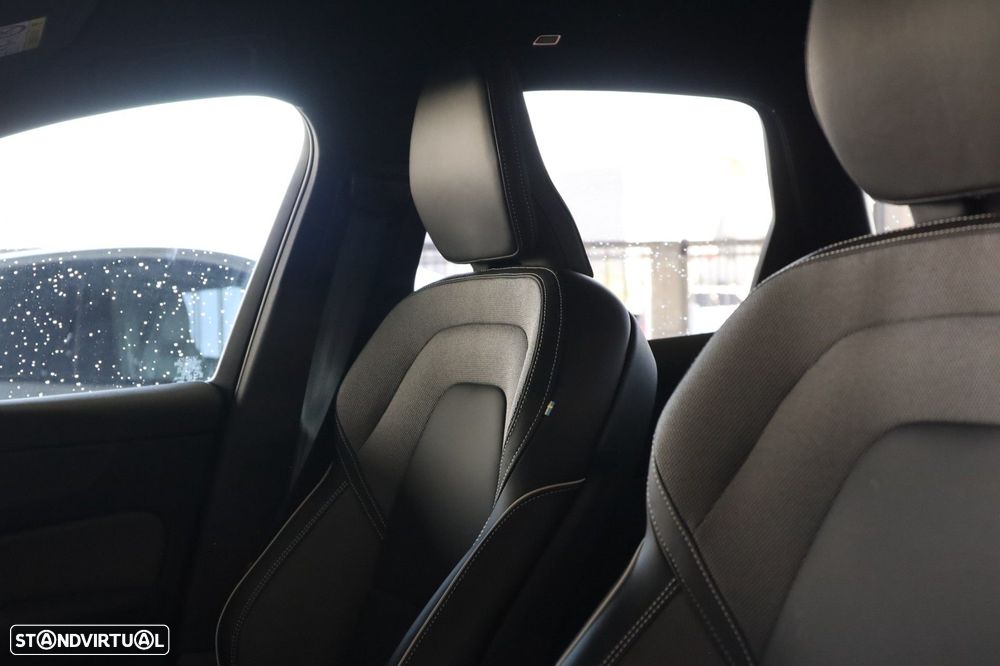 Volvo XC 60 T6 AWD Ultra Black Edition - 10