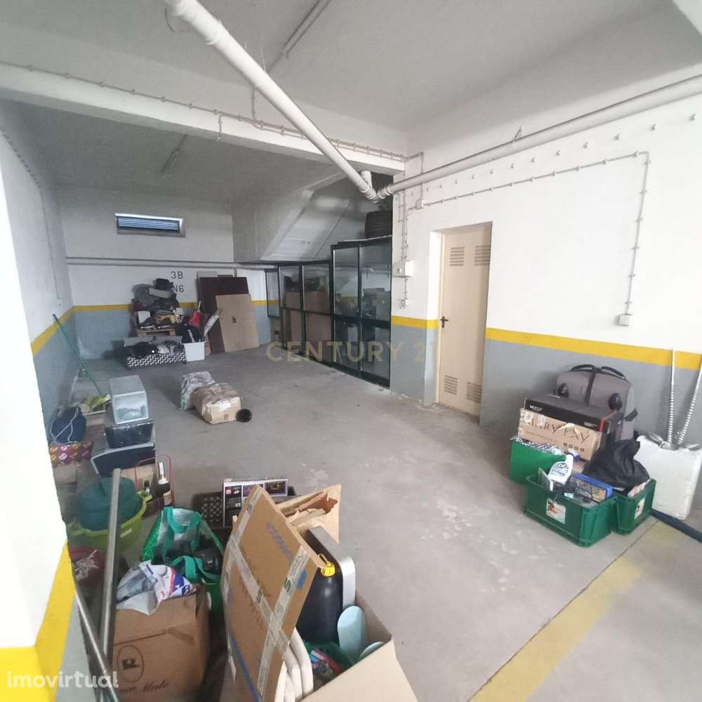 Parqueamento Espaçoso em Sintra - 27m² - Grande imagem: 4/19