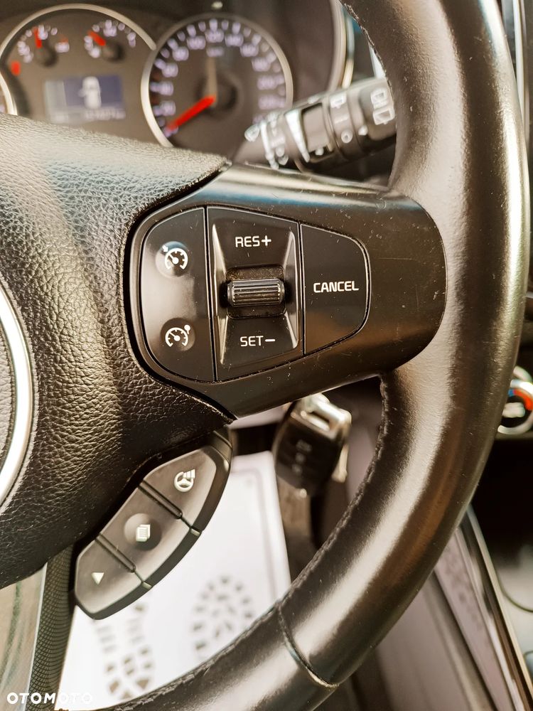 Kia Carens 1.6 GDI L 7os EU6 - 32