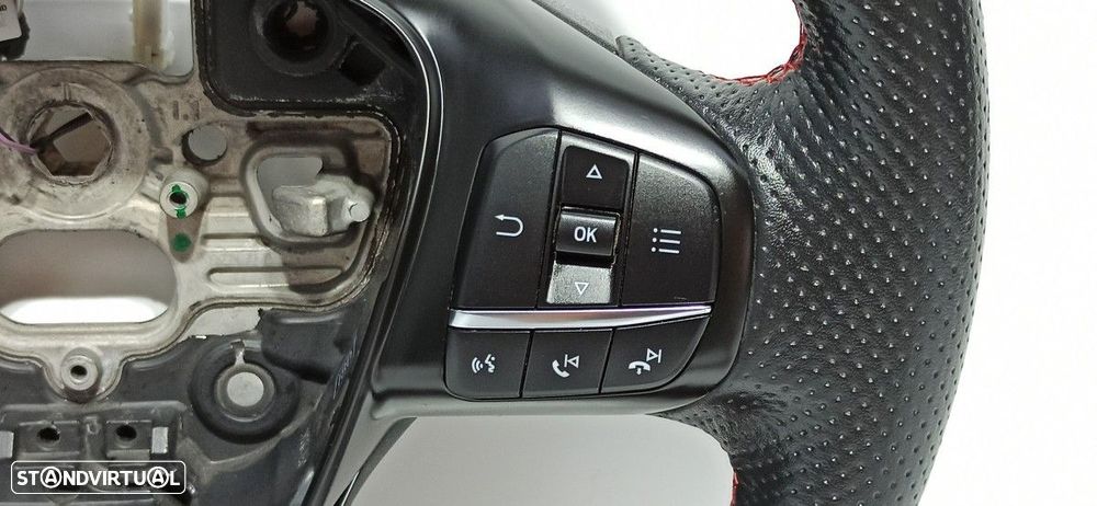 VOLANTE FORD FOCUS TURNIER ACTIVE - 4