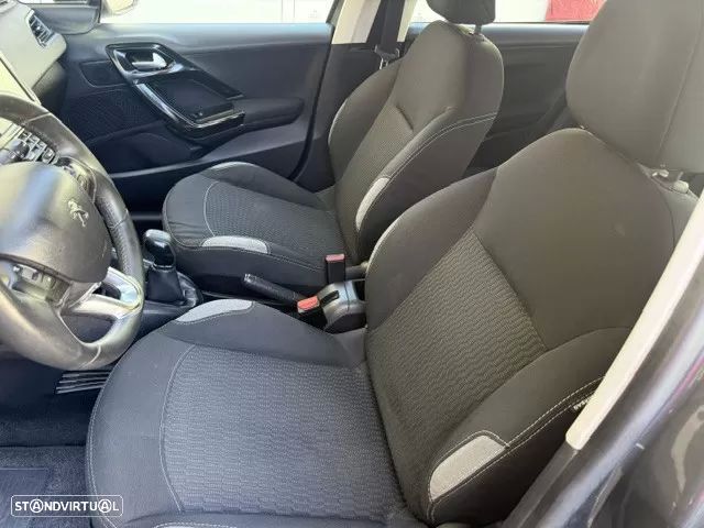 Peugeot 208 1.2 PureTech Active - 15
