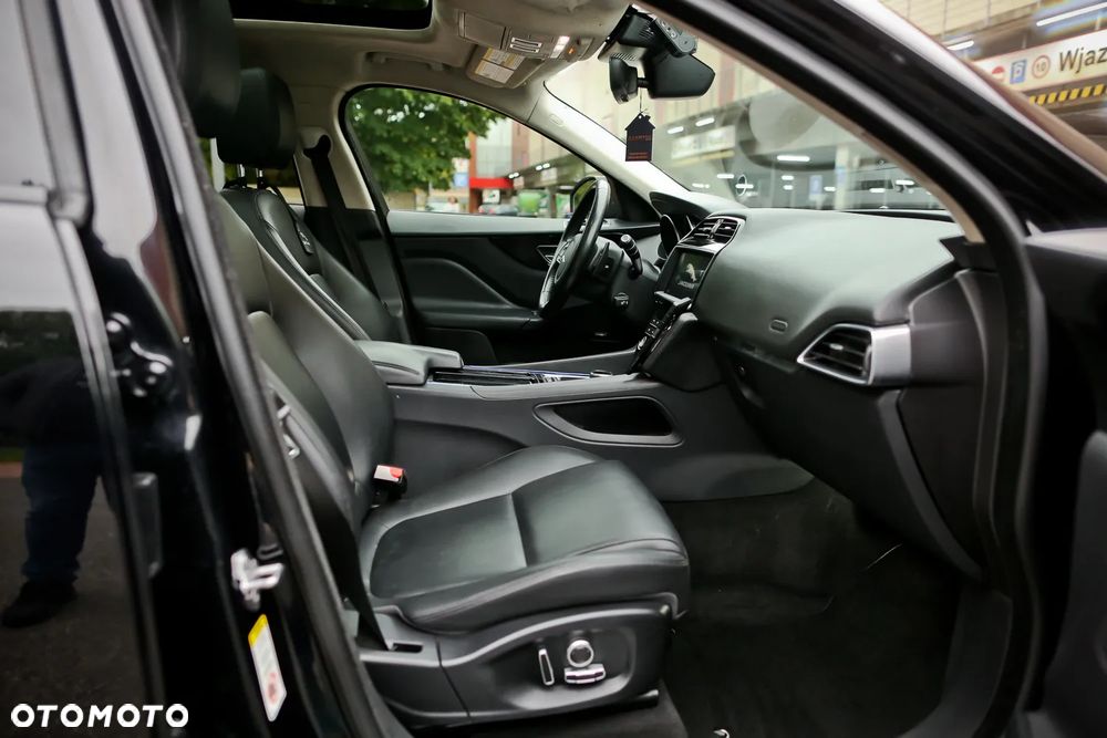 Jaguar F-Pace 2.0 i4P AWD Prestige - 13