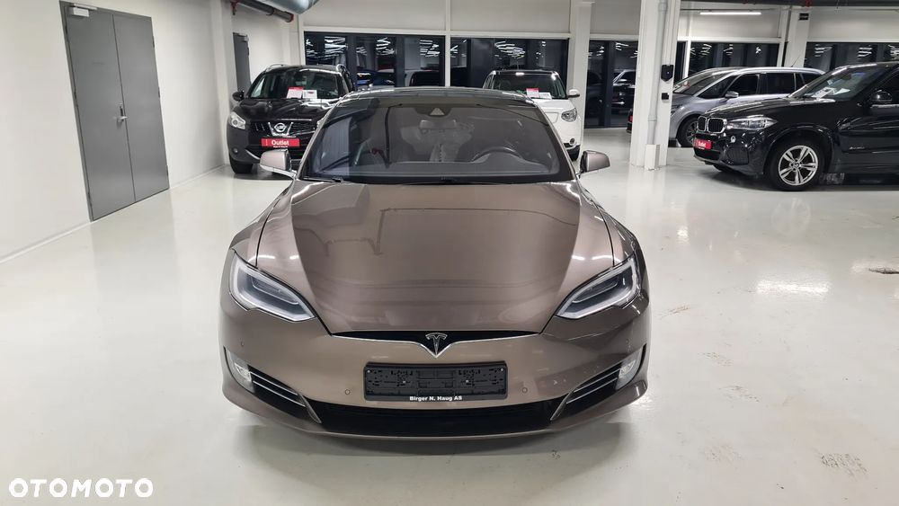 Tesla Model S - 19