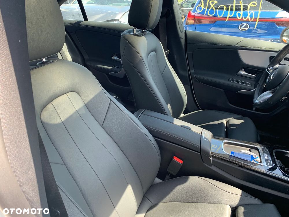 Mercedes-Benz CLA 250 4Matic 8G-DCT AMG Line Advanced Plus - 11