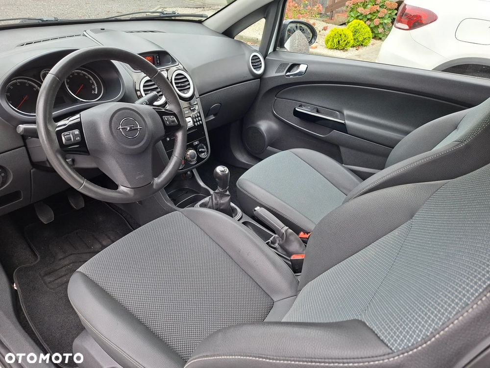 Opel Corsa 1.2 16V Limited Edition - 14