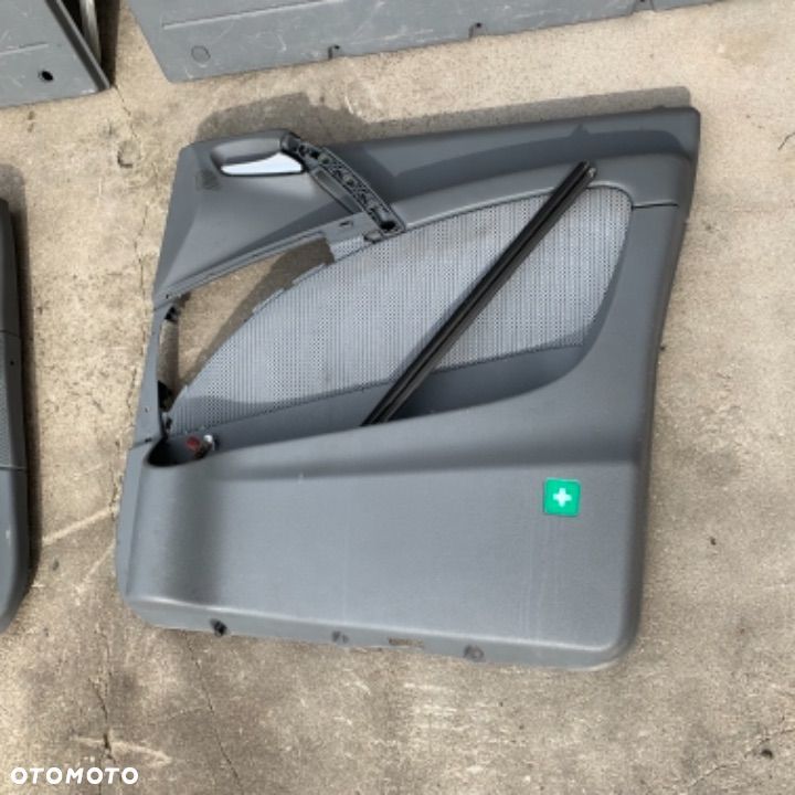 MERCEDES vito viano 639 tapicerka boczek drzwi boczki trend - 2