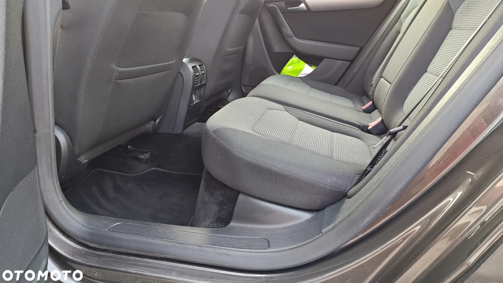 Volkswagen Passat 2.0 TDI DPF Comfortline - 23