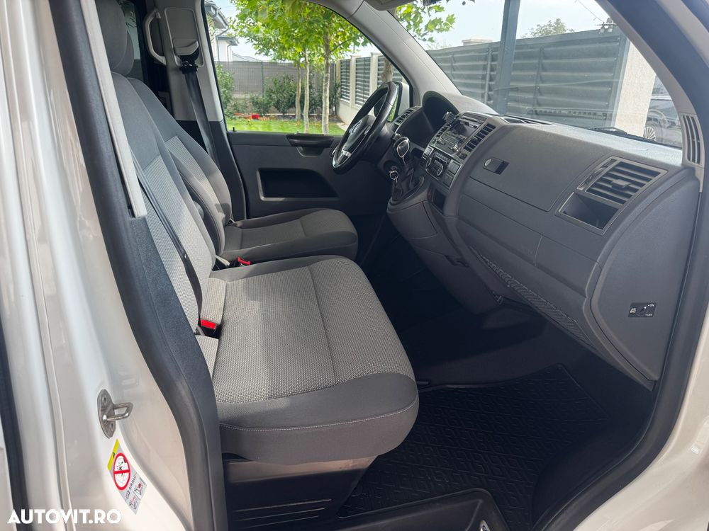 Volkswagen Caravelle - 5