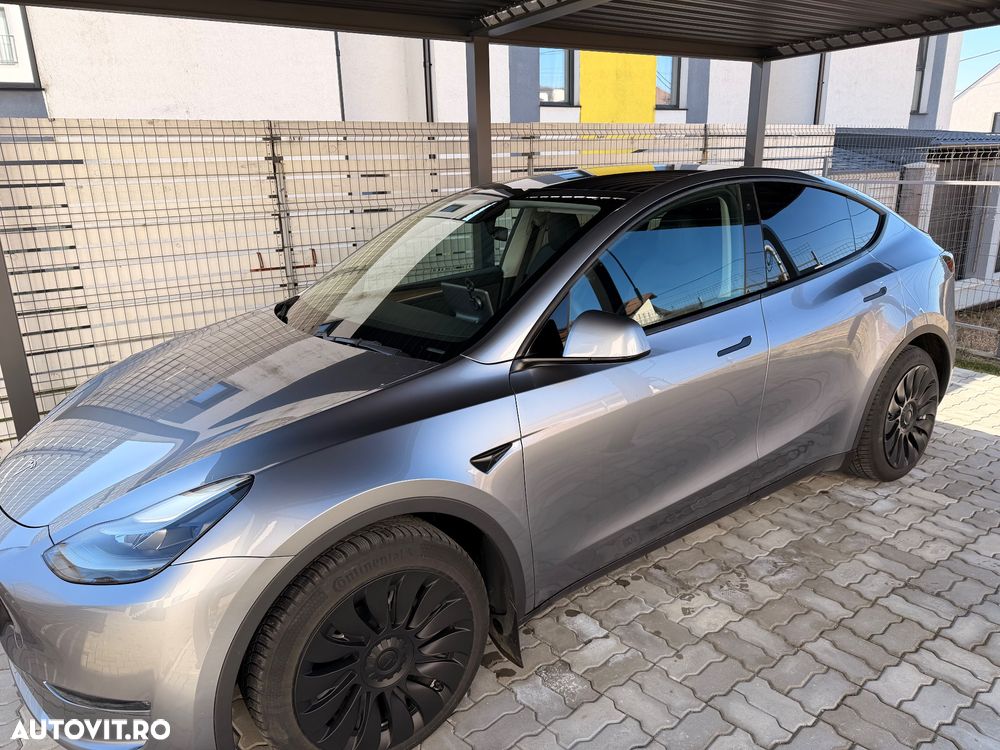 Tesla Model Y - 3
