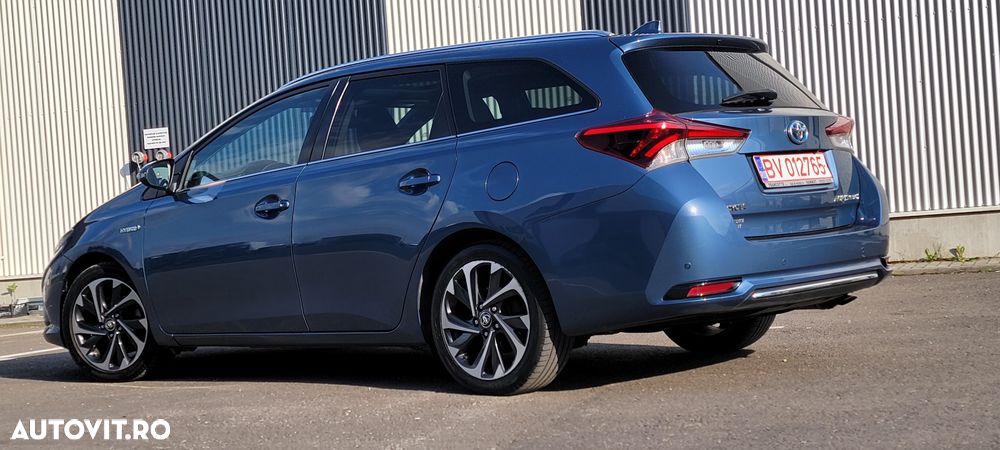 Toyota Auris - 4
